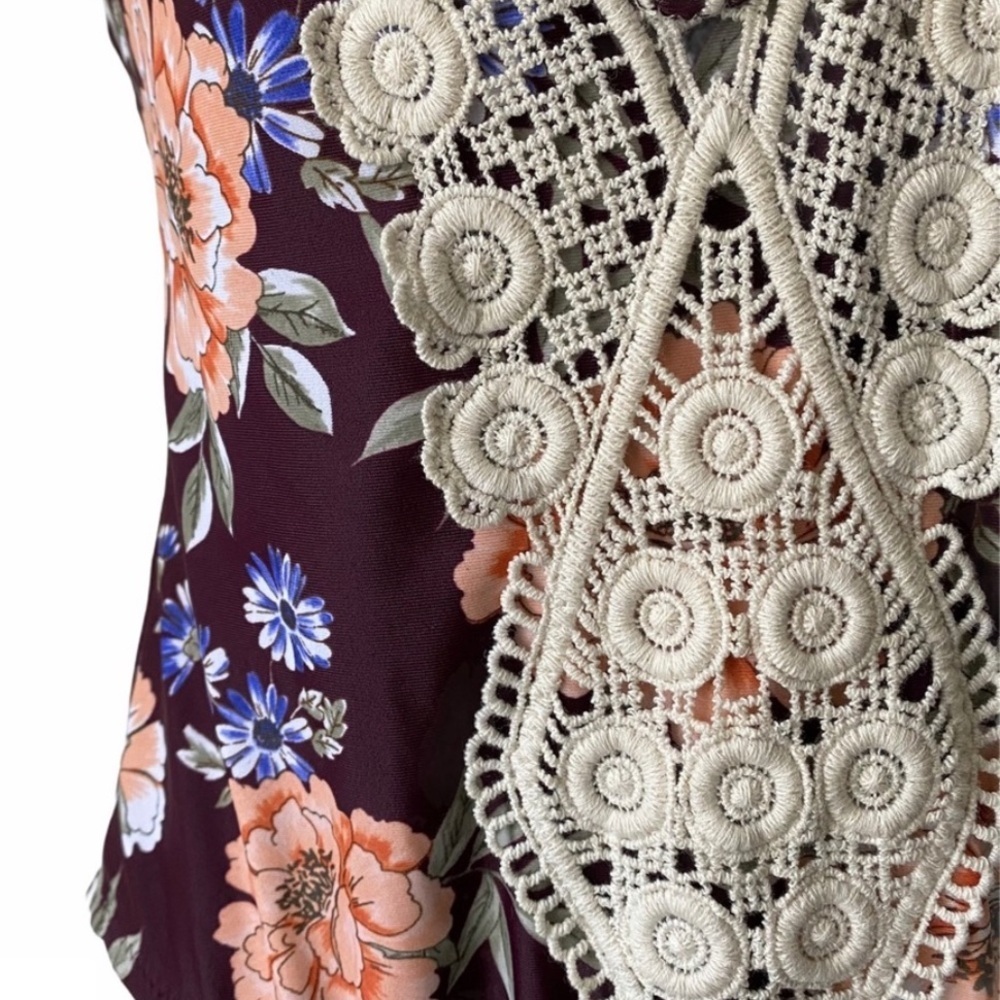 🌺 KONA SOL one piece swimsuit
Floral Crochet Boho Large V-neck
Tie Neck Soft - Picture 5 of 9